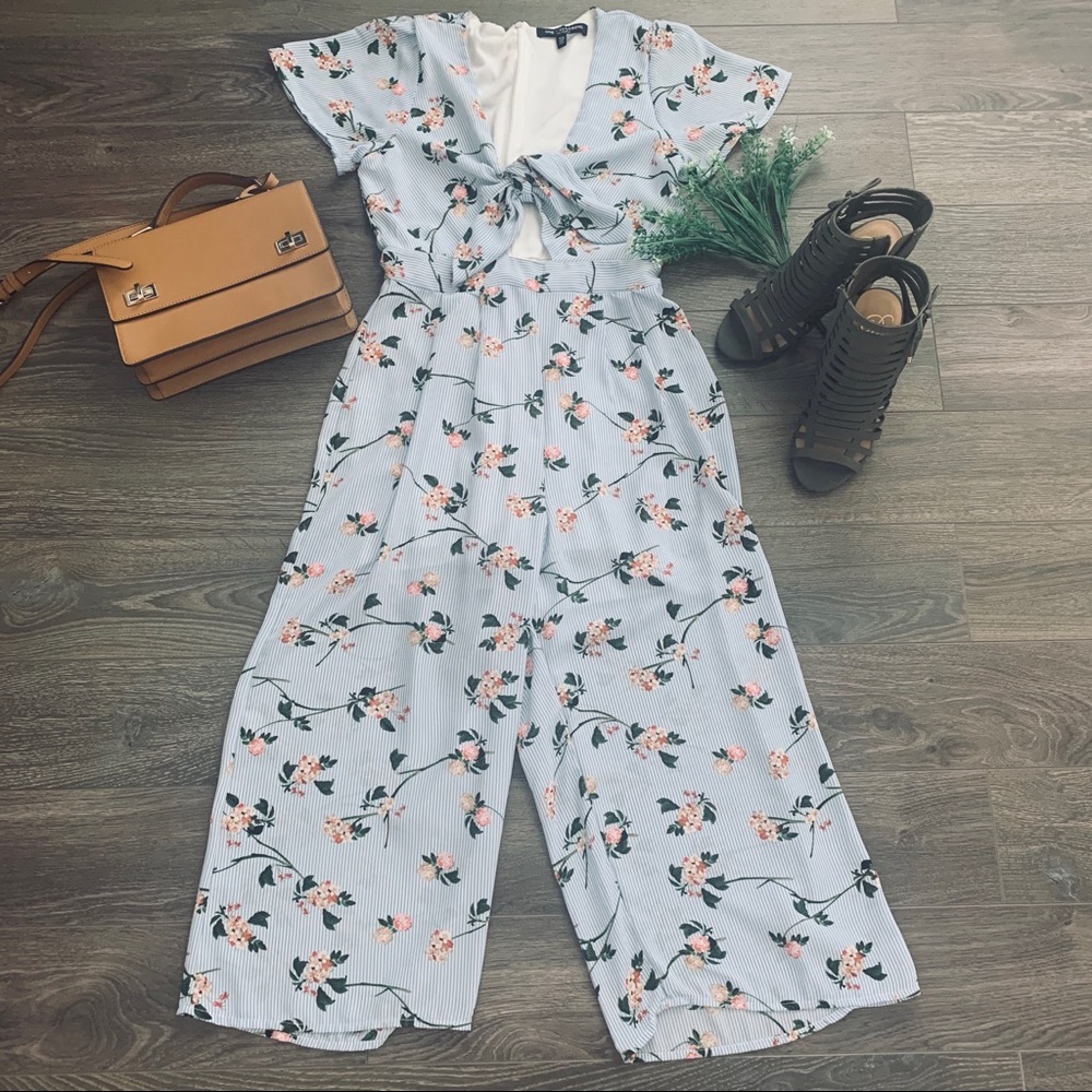 (Sz XS) One Clothing Floral Jumpsuit